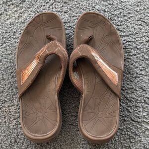 New Balance Rock & Tone Brown Flip Flop Sandals Size 8